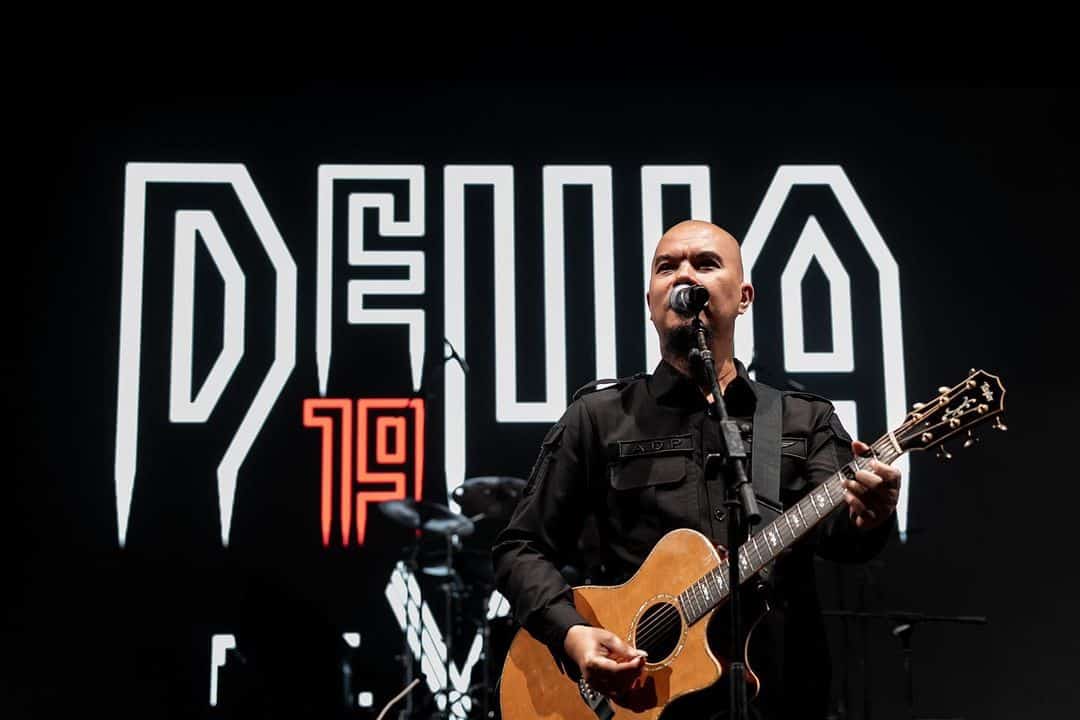 15 Lagu Dewa 19 Paling Hits dan Enak Didengar [Pilihan Editor] - Dewatiket
