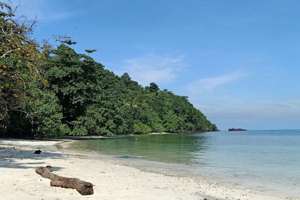 Tempat wisata di Lampung Pulau Sebuku