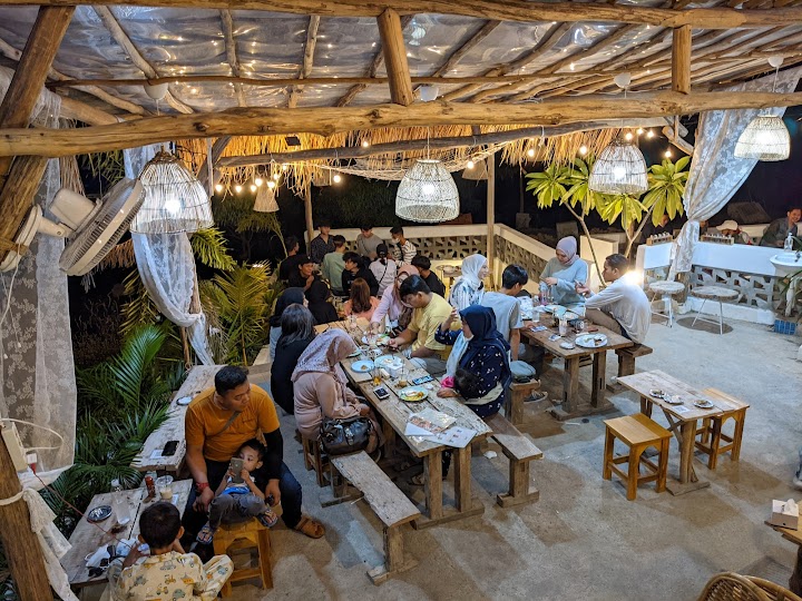 Cafe Majalengka, Laloma Café
