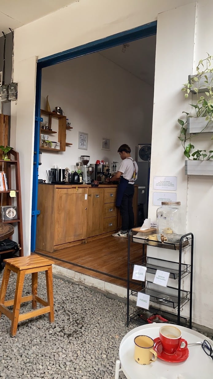 Cafe Majalengka, Saneskape