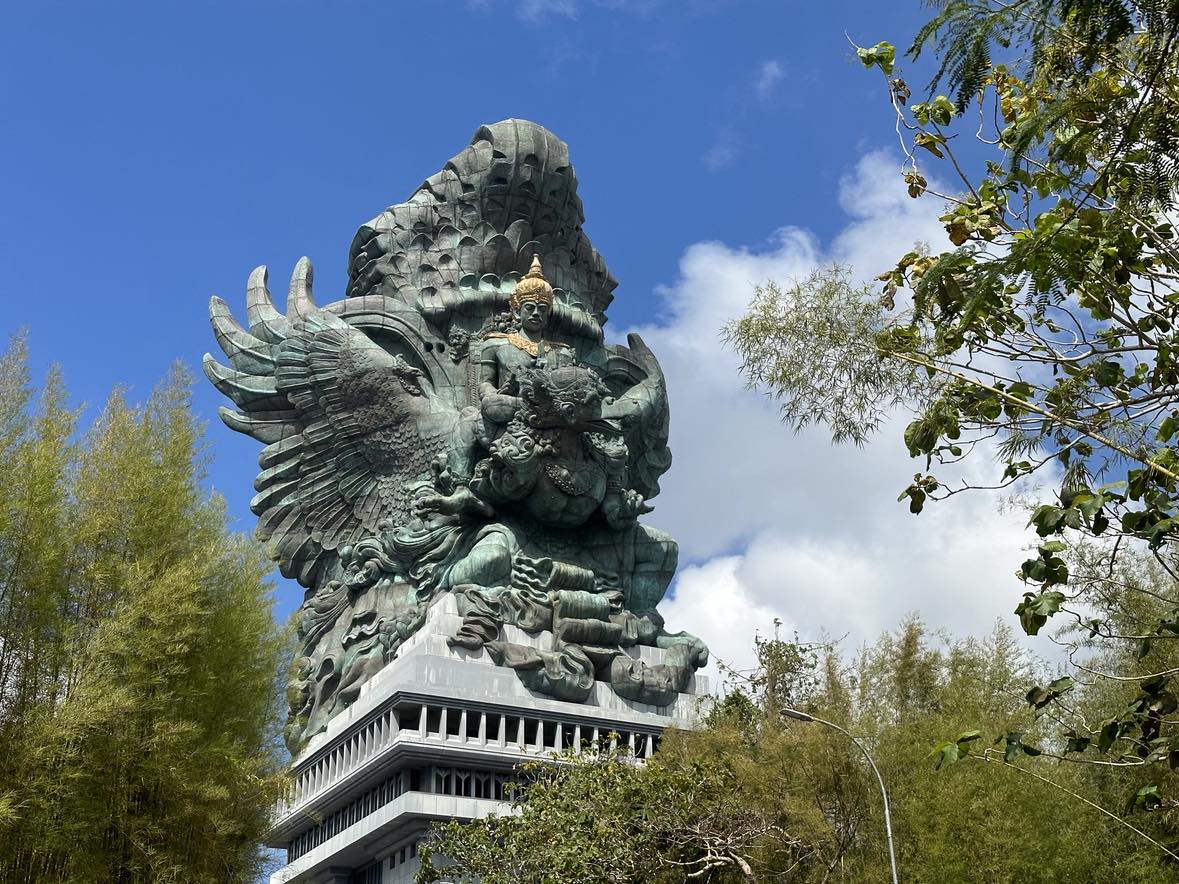 Patung di Bali, Garuda Wisnu Kencana