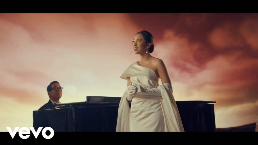Makna lagu Sang Dewi