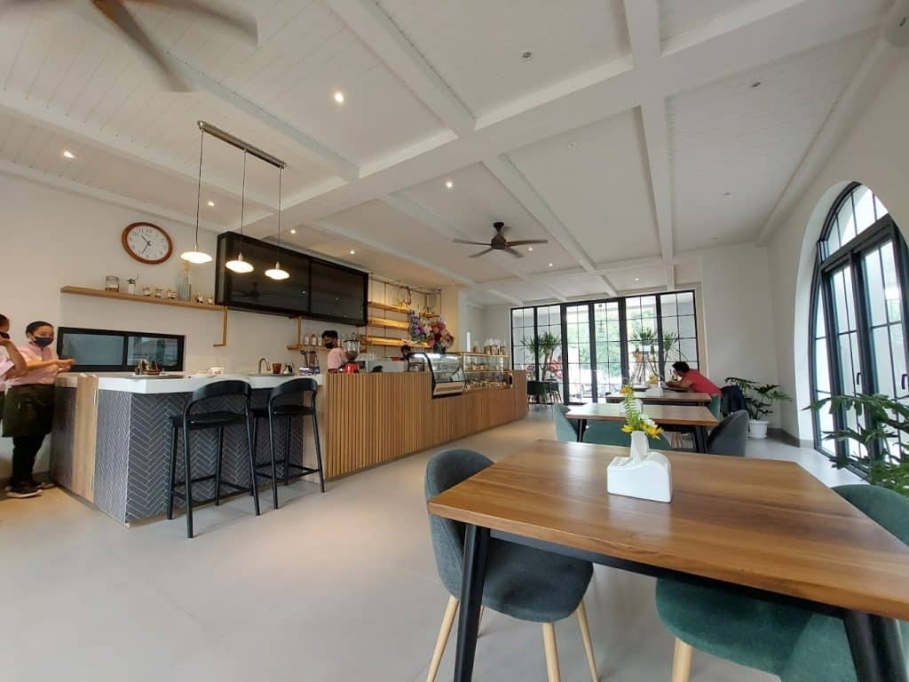 15 Rekomendasi Cafe di Surabaya Murah dan Ada live Music! Dewa Tiket