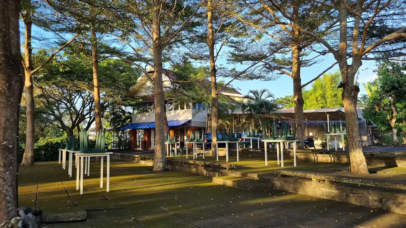 Cafe di Manado, Bumber Cafe and Eatery