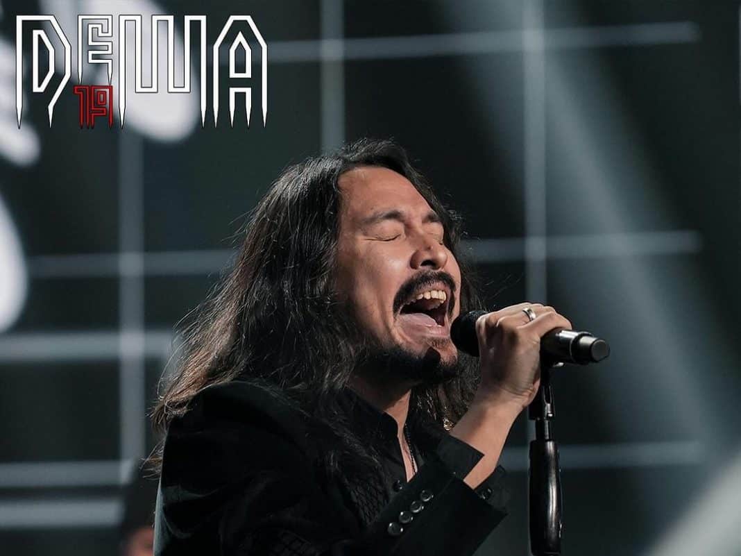 Lagu Dewa 19 feat Ello