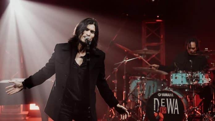 Lagu Dewa 19 feat Virzha