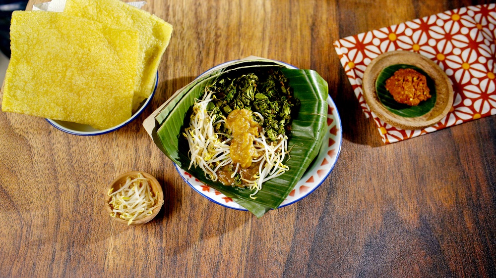 Makanan khas Surabaya, Pecel Semanggi