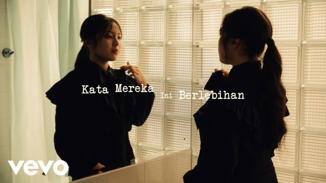 Makna Lagu Kata Mereka Ini Berlebihan