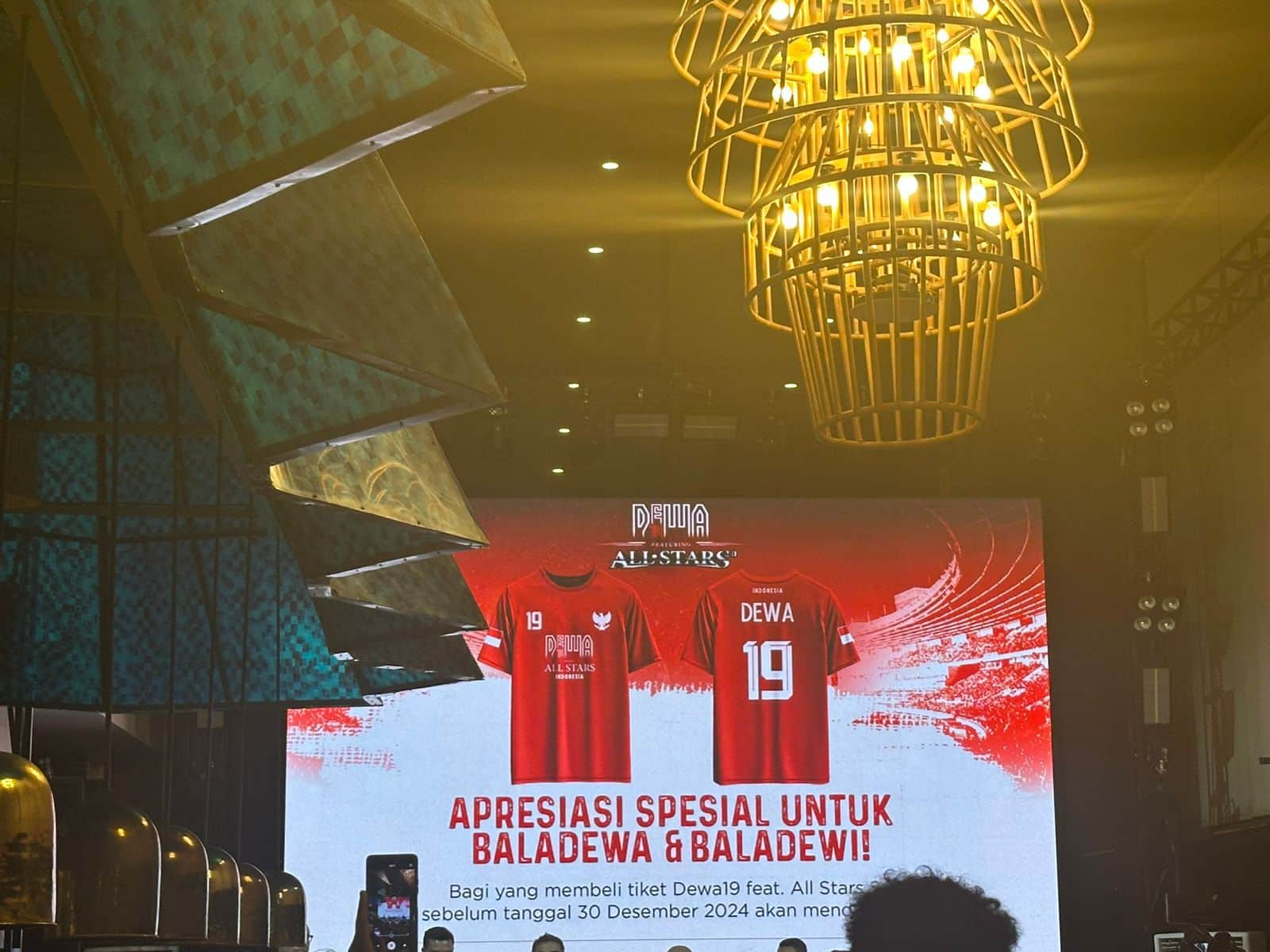 Jersey Exclusive Limited Edition bertema DEWA 19 mendukung Timnas Indonesia