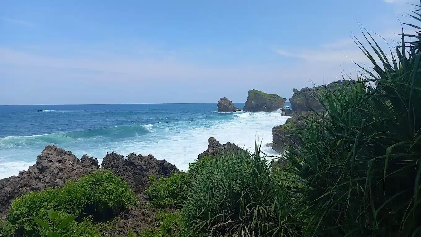 Pantai di Yogyakarta, Pantai Nglambor