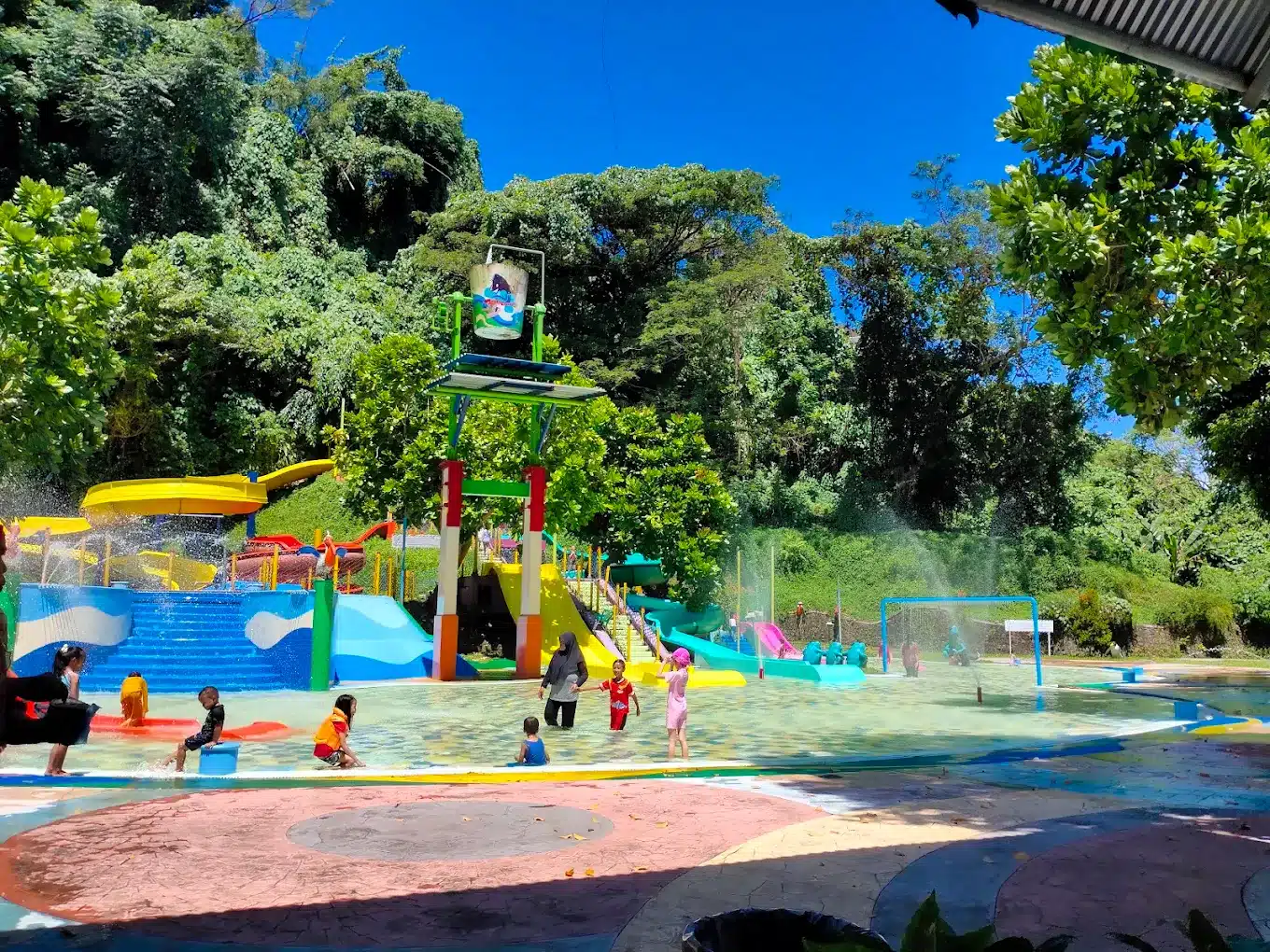 Kolam renang di Manado, CitraLand WaterPark Manado