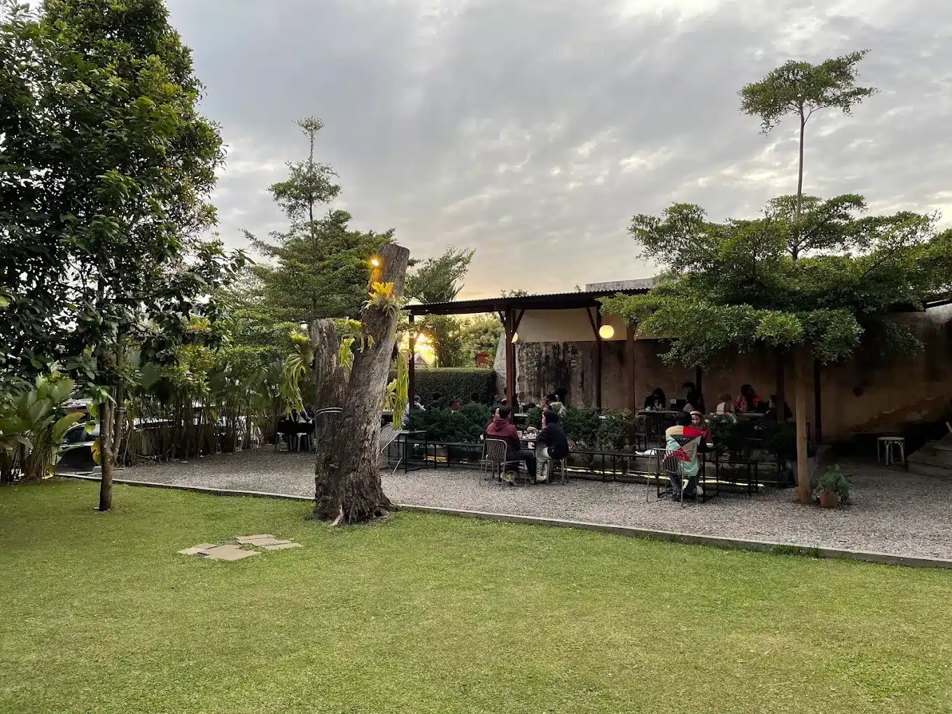 Cafe di Bandung, Kintsugi Terrace