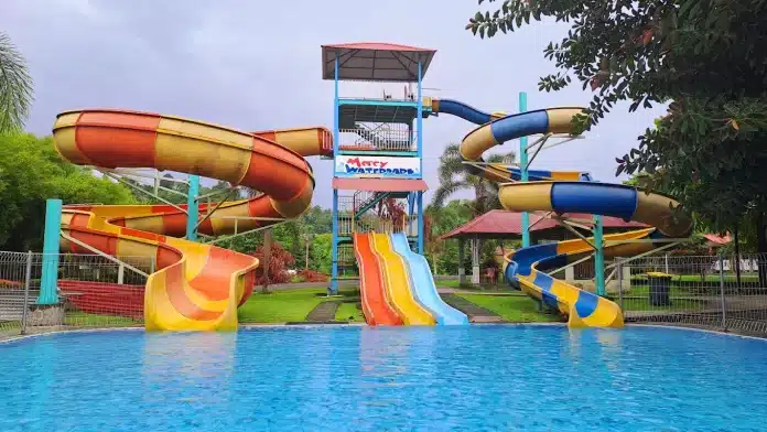 Kolam renang di Manado