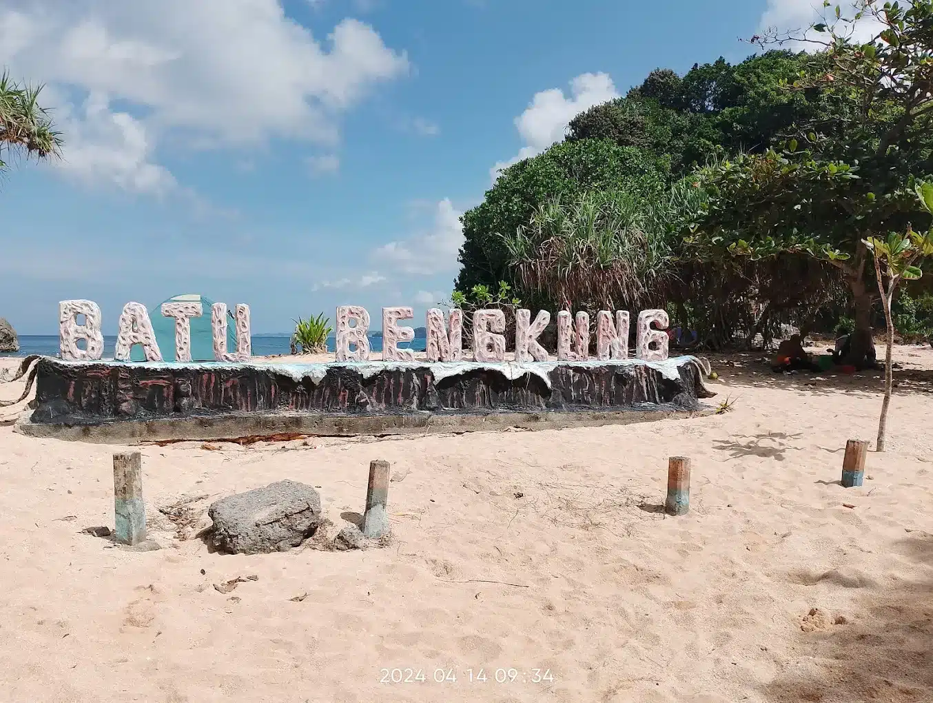 Tempat wisata di Malang, Pantai Batu Bengkung