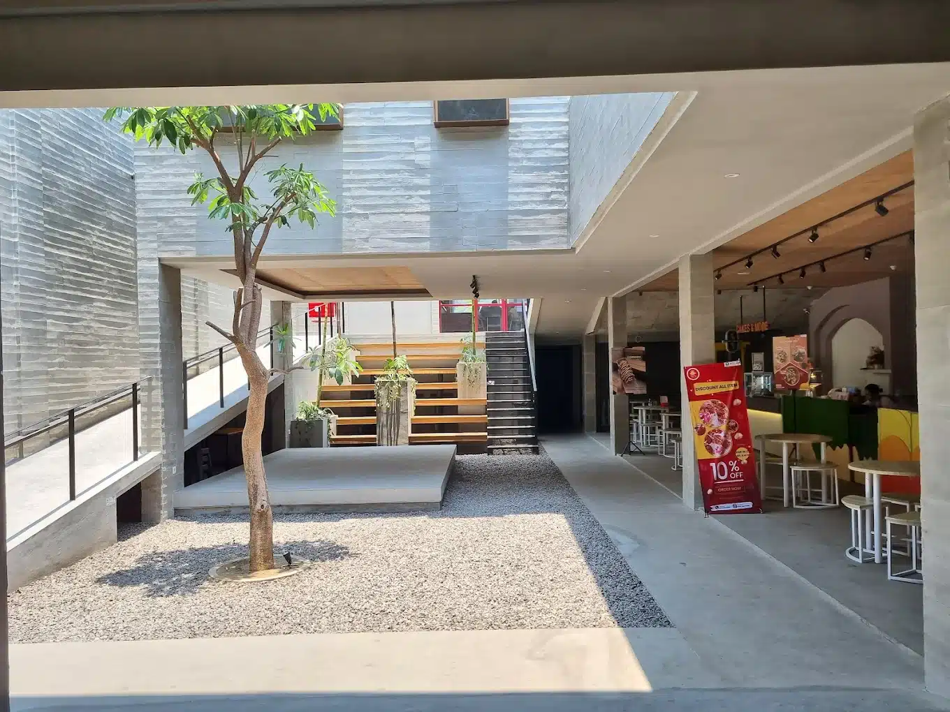 Cafe di Malang, Parmuse