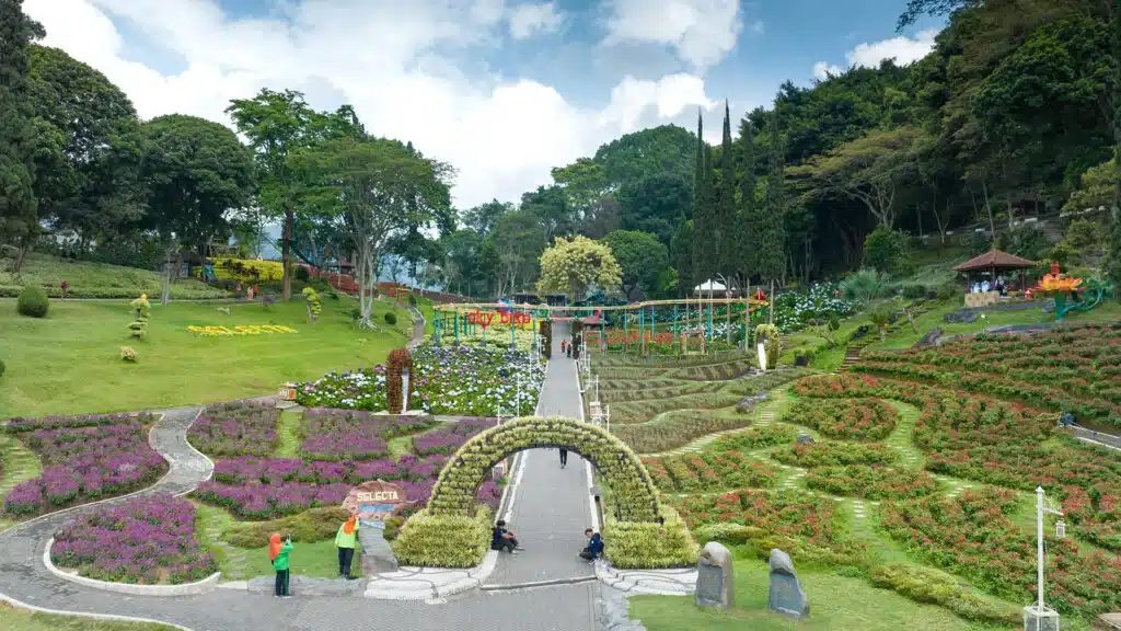 Tempat wisata di Malang,  Taman Selecta