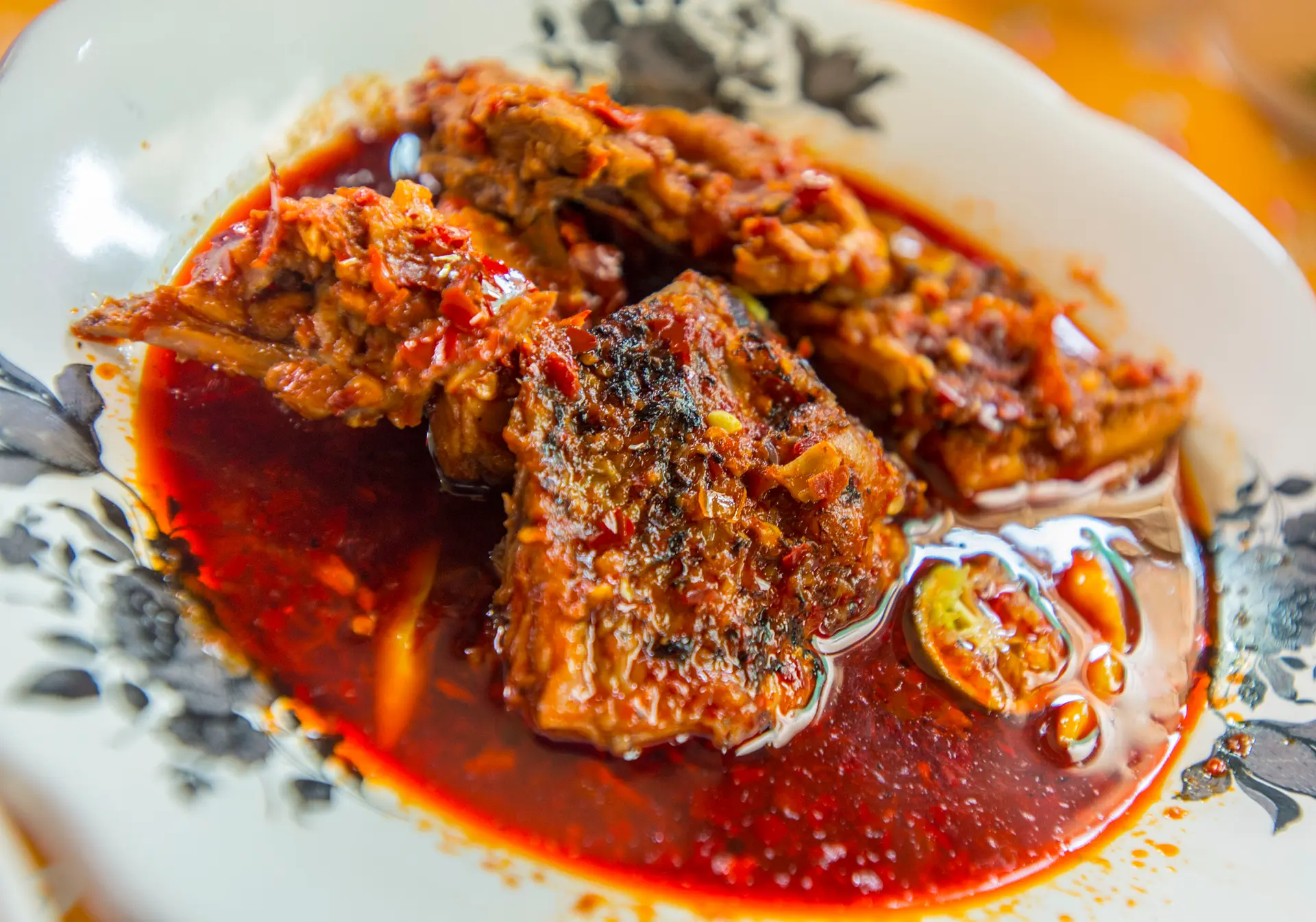 Makanan khas Lombok, Ayam Rarang