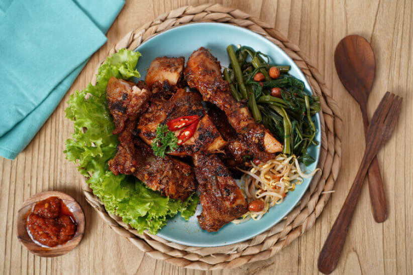 Makanan khas Lombok, Ayam Taliwang