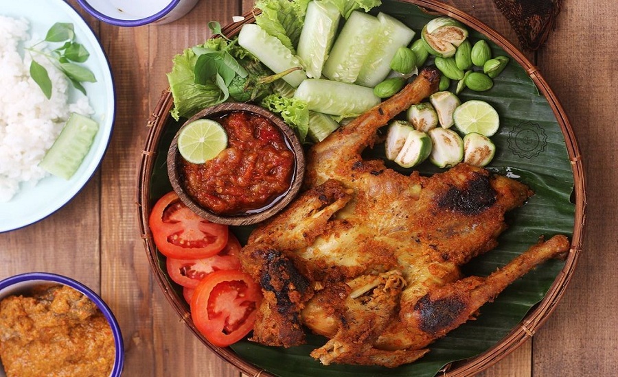Makanan khas Sunda, Bakakak Hayam