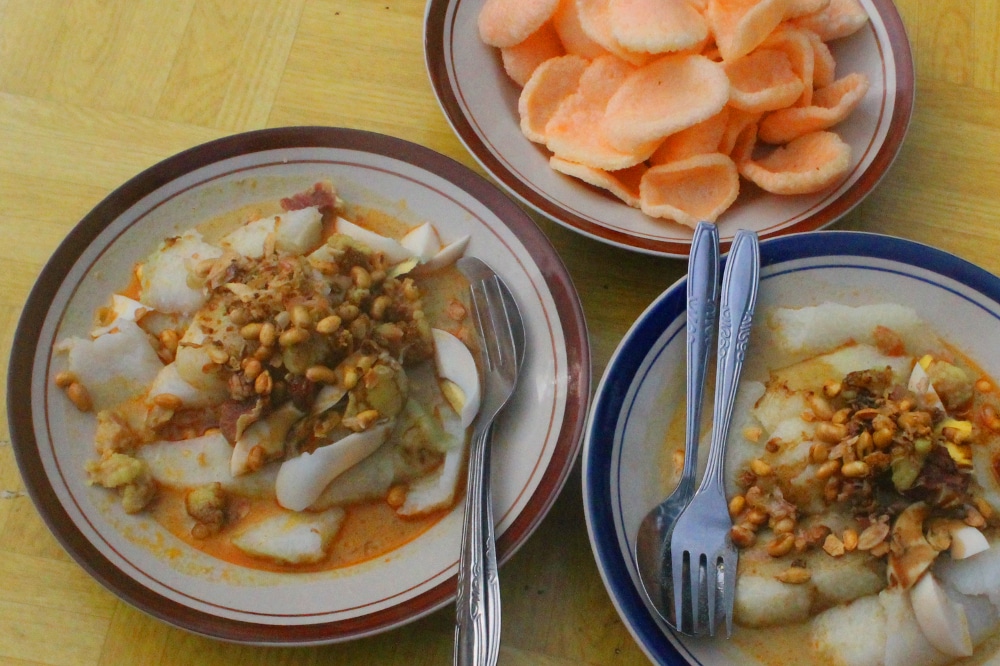 Makanan khas Bandung, Lontong Kari