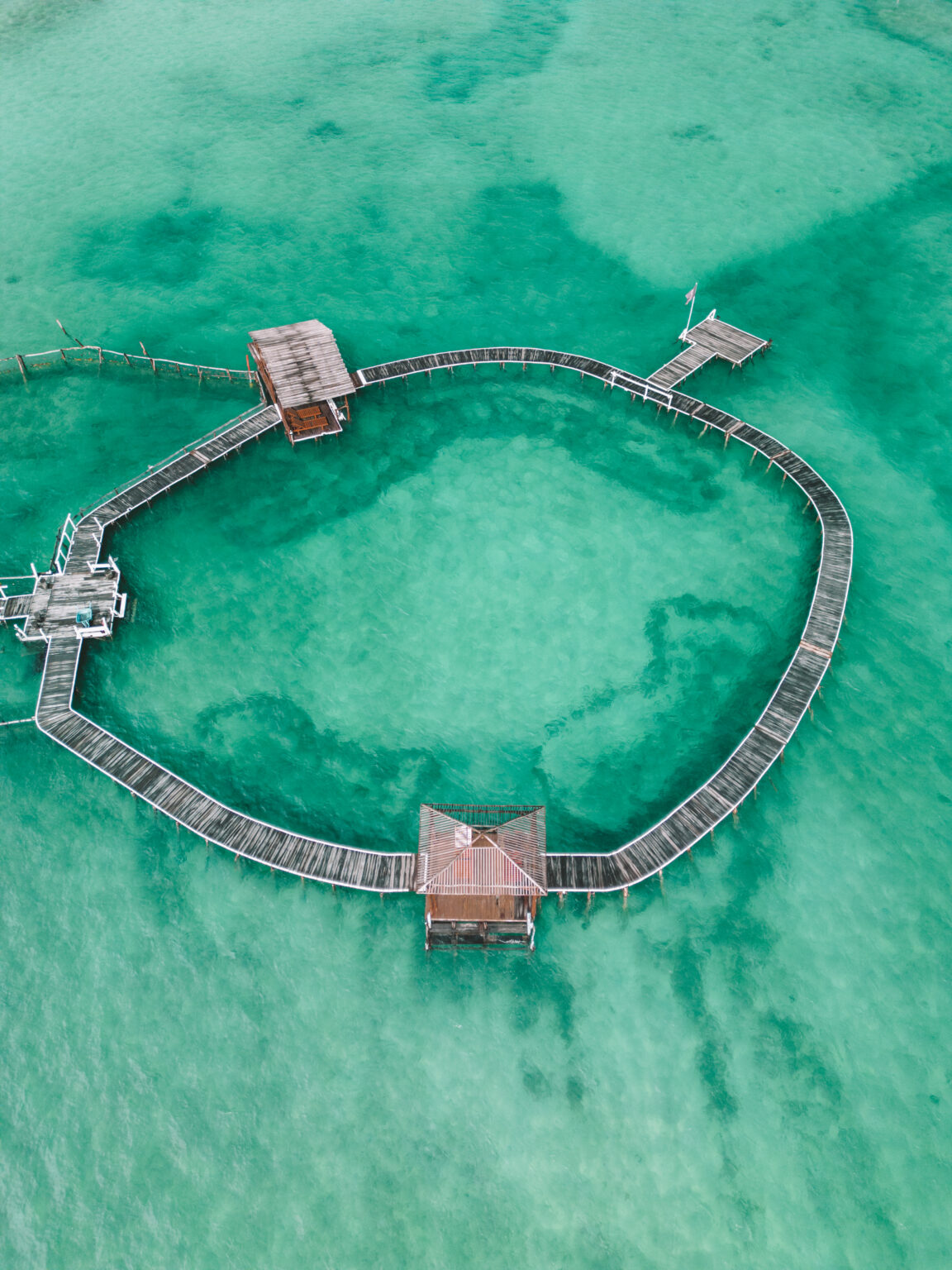 Tempat wisata di Bangka Belitung, Pulau Leebong