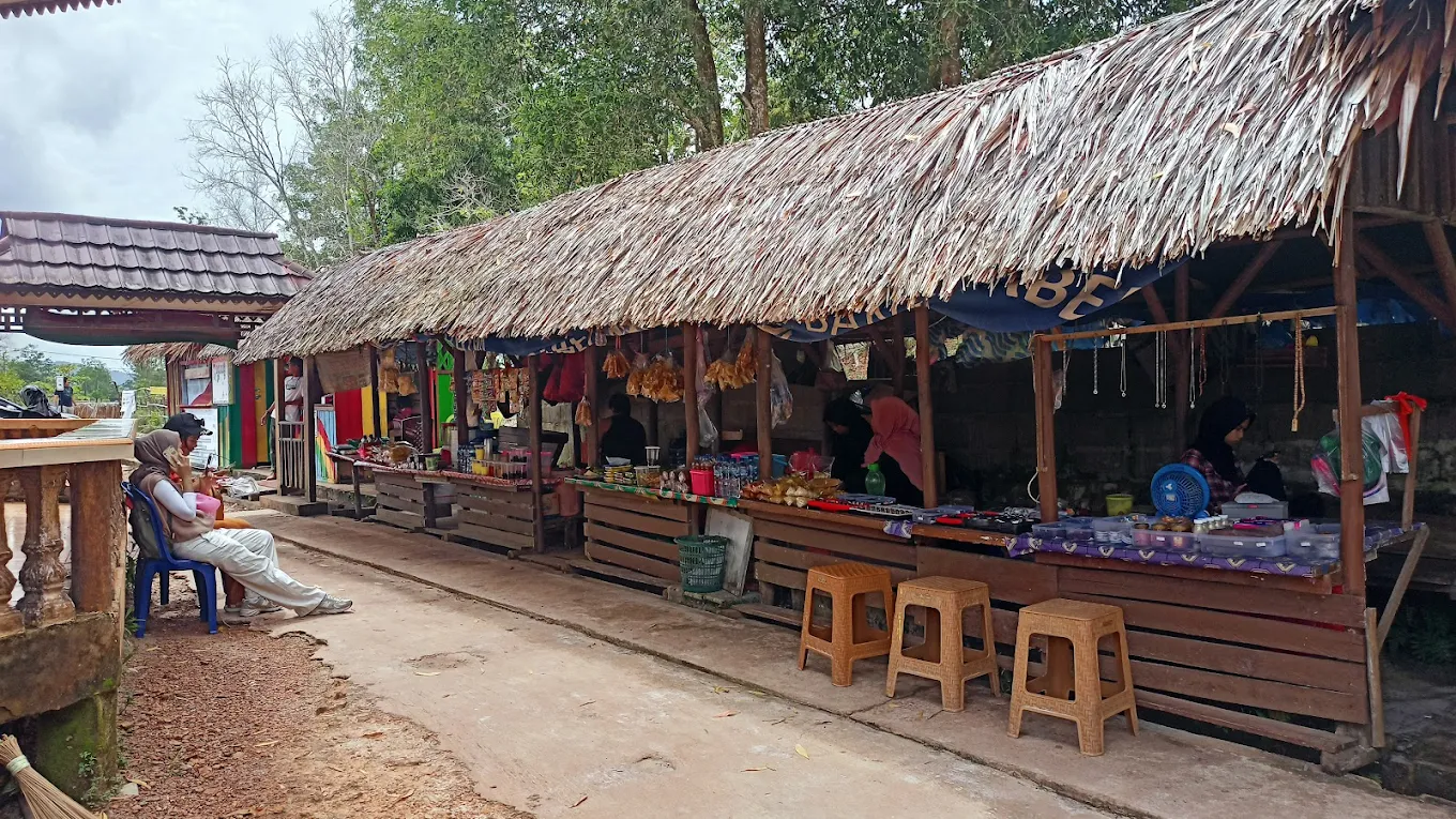 Tempat wisata di Bangka Belitung, Replika Sekolah Laskar Pelangi