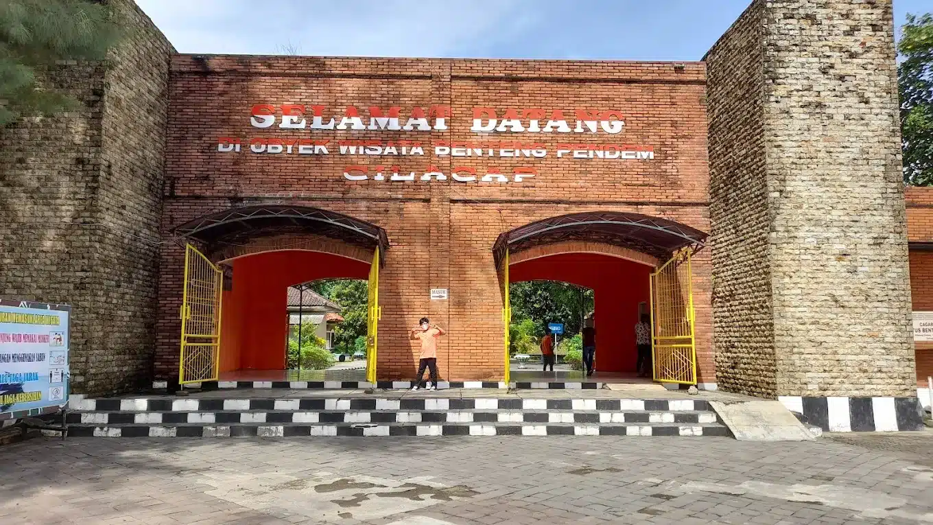 Tempat wisata Cilacap, Benteng Pendem Cilacap
