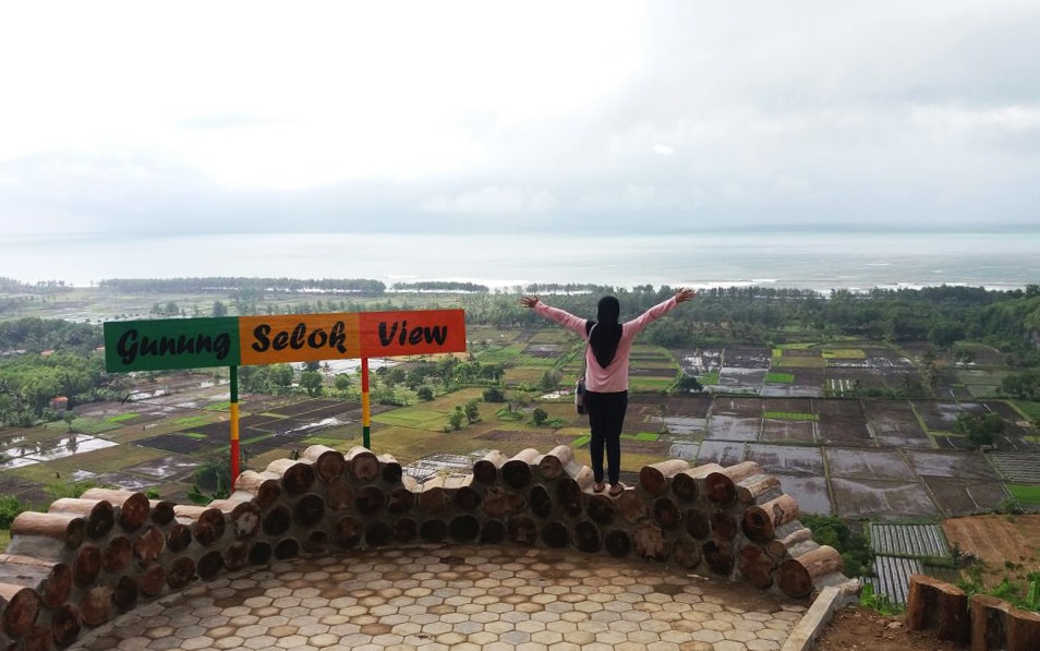 Tempat wisata Cilacap, Gunung Selok