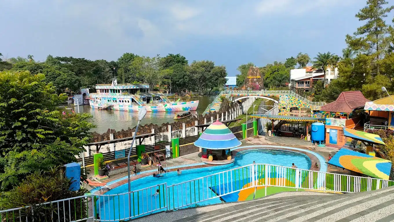 Kolam renang di Malang, Sengkaling Waterpark