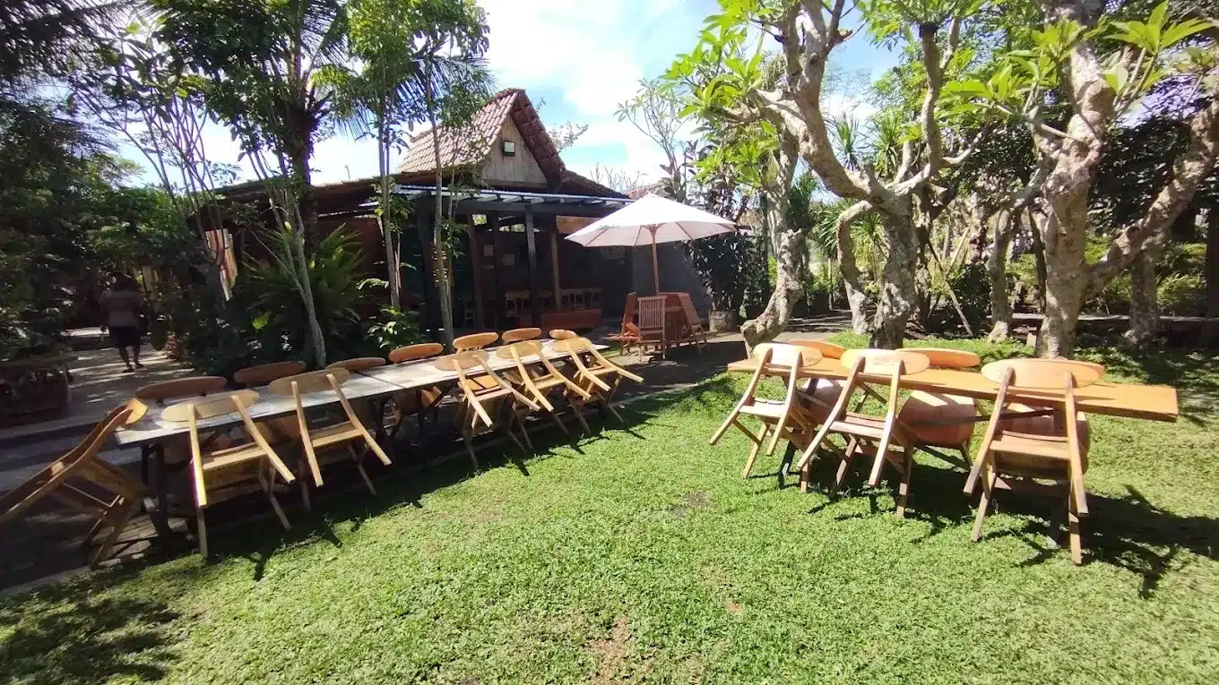 Cafe Jember, Soto Ayam Latarijo